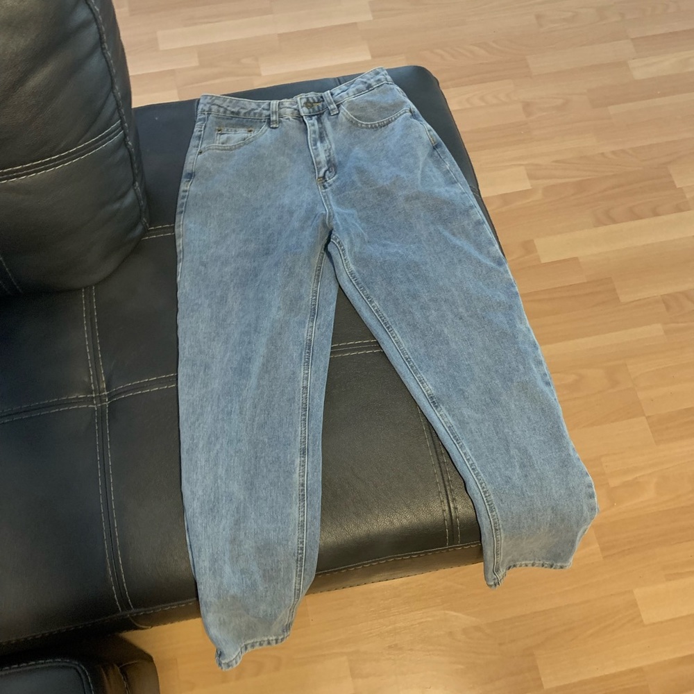 Mom jeans or boyfriend jeans